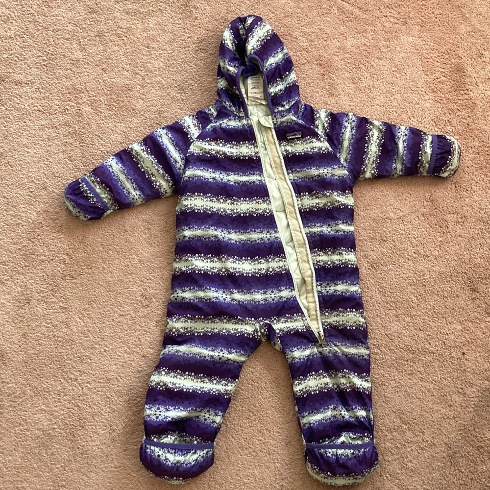 Patagonia reversible puff ball snowsuit 18M -